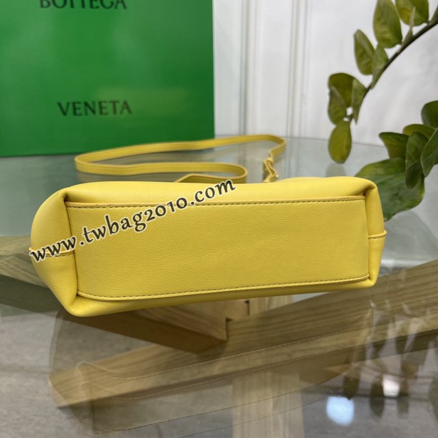 Bottega veneta高端女包 98088 寶緹嘉THE TRIANGLE BV專櫃新款毛茛黃三角形五金手提女包  gxz1133